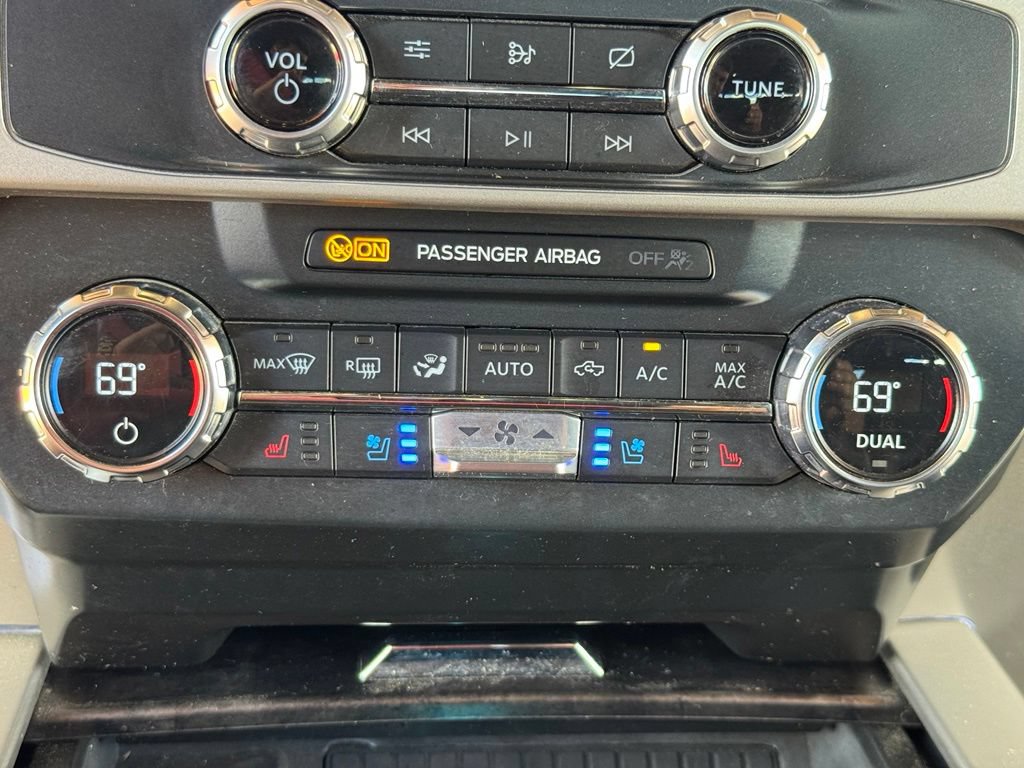 Used 2022 Ford F350 Lariat w/ Lariat Ultimate Package AWD/4WD image 31