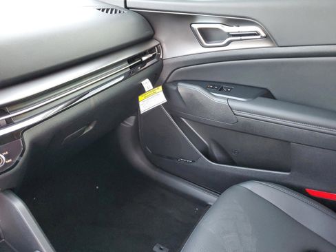 New 2026 Kia Sportage SX FWD image 16