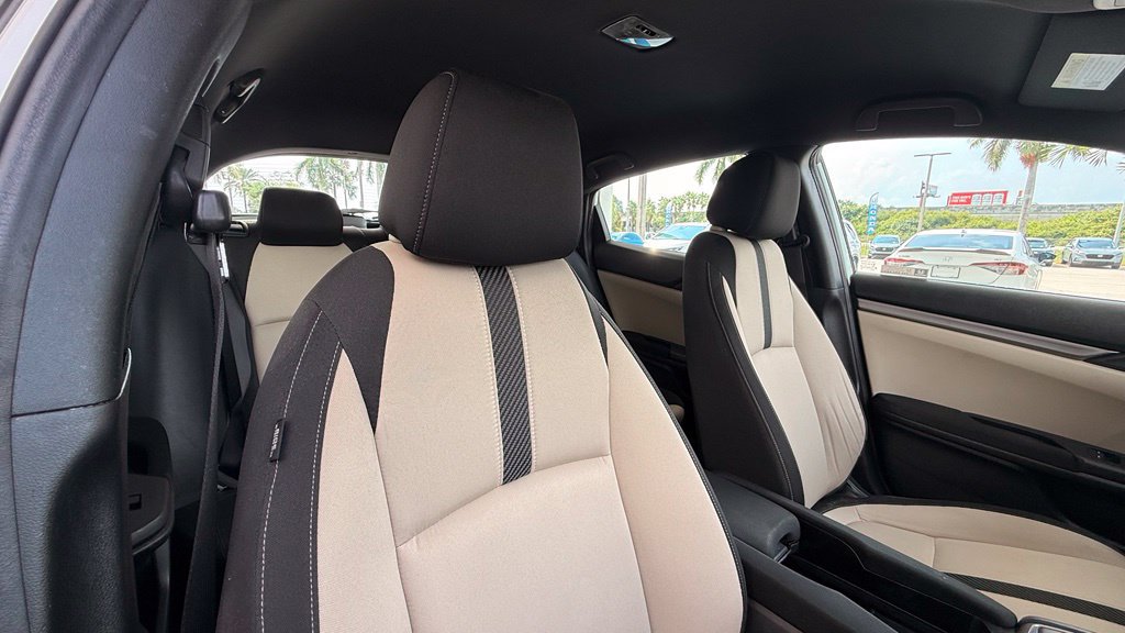 Used 2018 Honda Civic Sport image 9