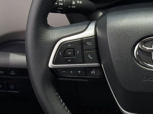 Used 2024 Toyota Sienna XLE w/ XLE Plus Package AWD/4WD image 15