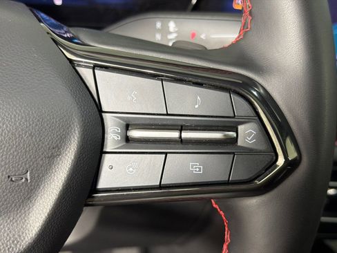 Used 2024 Chevrolet Traverse RS AWD/4WD image 28