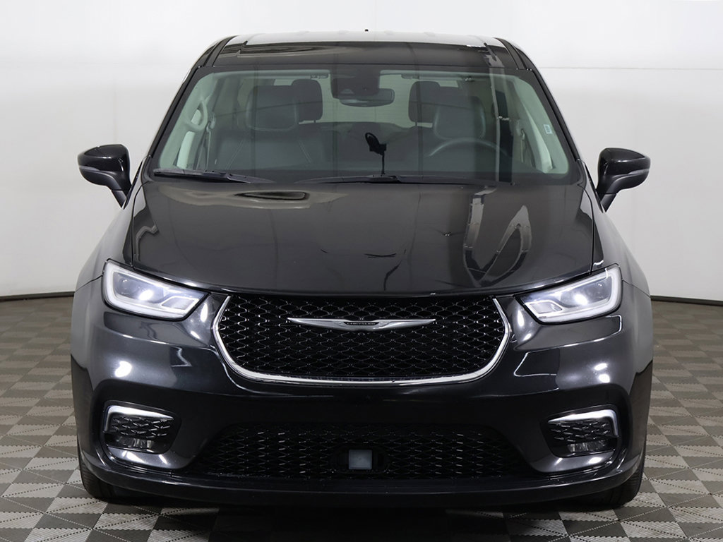 Used 2023 Chrysler Pacifica Touring-L FWD image 12
