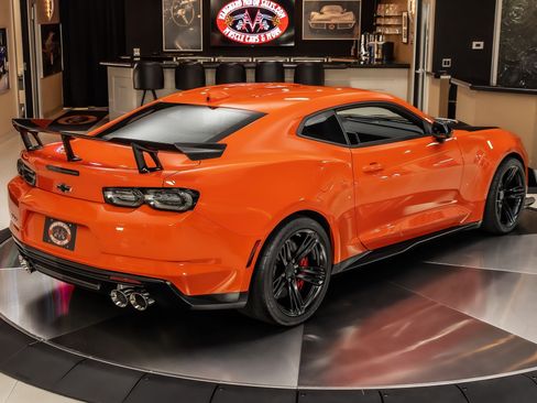 Used 2021 Chevrolet Camaro ZL1 image 13