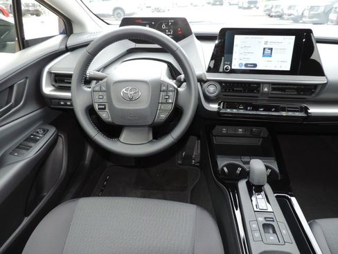 Used 2026 Toyota Prius LE FWD image 19