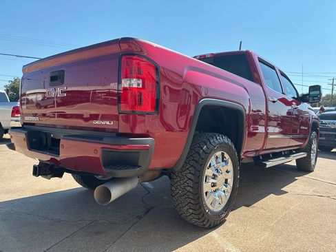 Used 2018 GMC Sierra 2500 Denali w/ Duramax Plus Package image 4
