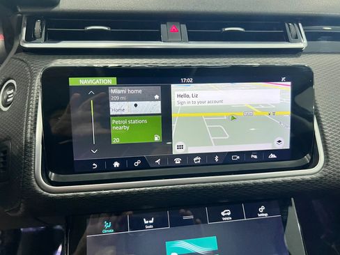 Used 2018 Land Rover Range Rover Velar S AWD/4WD image 32