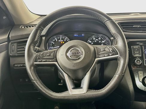 Used 2020 Nissan Rogue SV FWD image 17