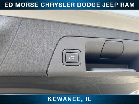 Used 2023 Buick Envision Avenir image 20