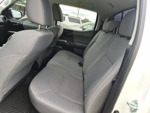 Used 2021 Toyota Tacoma SR5 RWD image 7