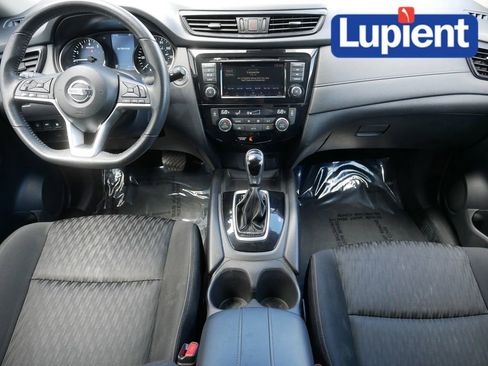Used 2020 Nissan Rogue SV FWD image 19