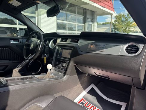 Used 2011 Ford Mustang Shelby GT500 w/ SVT Performance Pkg RWD image 27