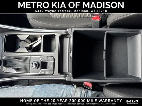 Used 2025 Kia Sorento LX FWD image 25