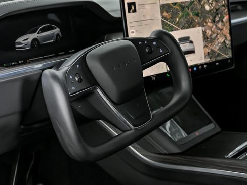 Used 2023 Tesla Model X image 21