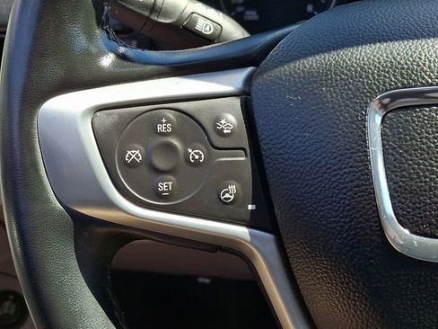Certified 2023 GMC Terrain SLT FWD image 22