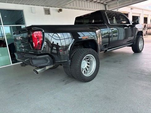 Used 2023 GMC Sierra 3500 Denali w/ Denali Ultimate Package AWD/4WD image 11