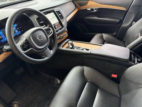 Certified 2023 Volvo XC90 B6 Plus AWD/4WD image 9