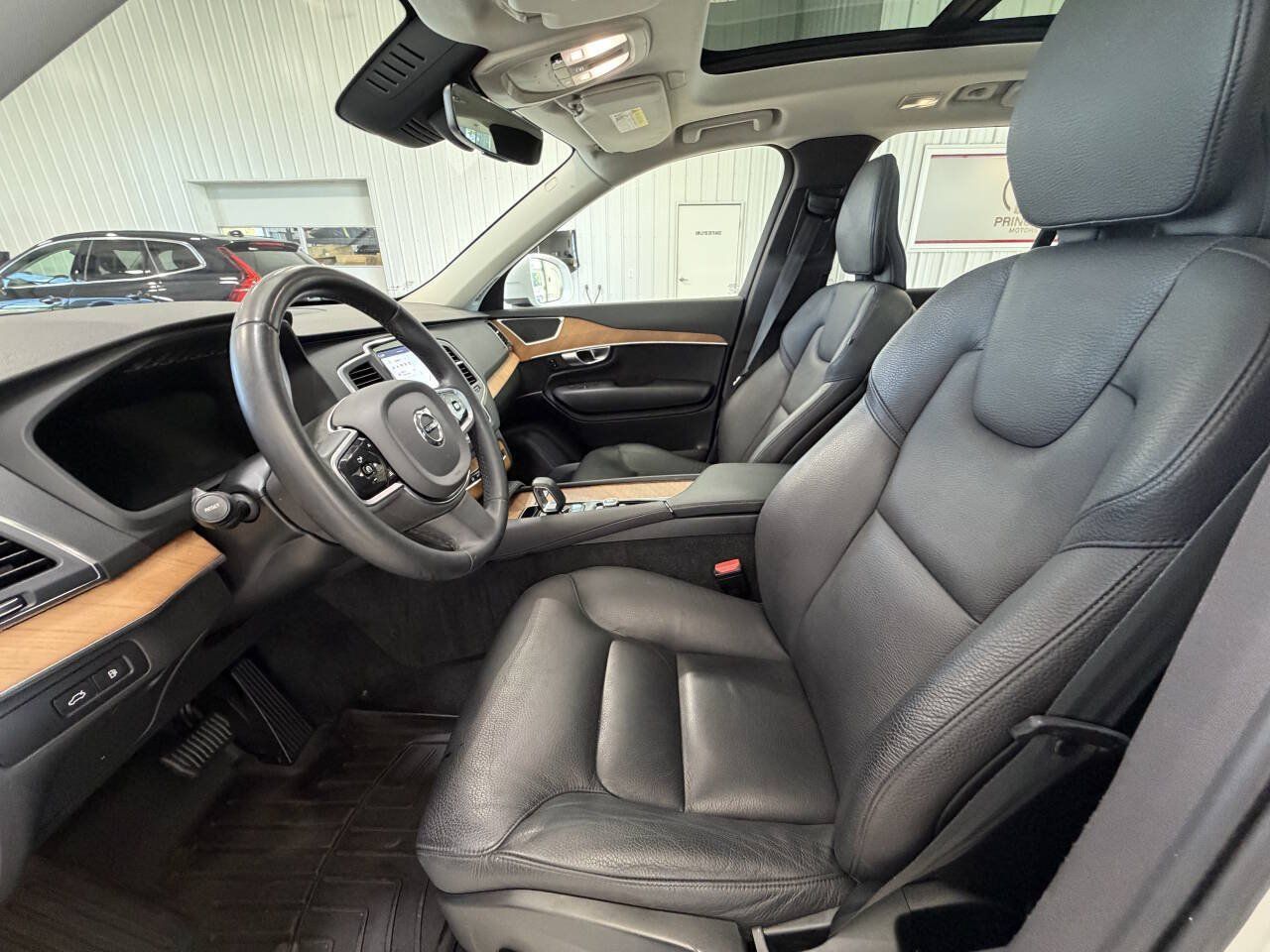 Used 2023 Volvo XC90 T8 Core AWD/4WD image 12