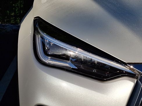 Used 2020 INFINITI QX50 Essential w/ Convenience Package AWD/4WD image 9