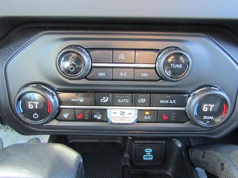 Used 2025 Ford Bronco Badlands AWD/4WD image 27
