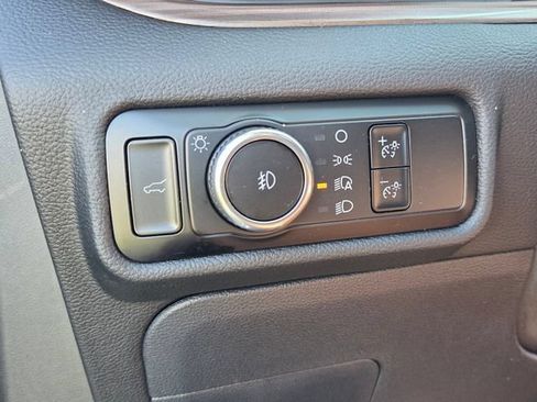 Used 2023 Ford Explorer Limited w/ Limited Technology Package RWD image 30