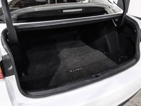 Used 2019 Lexus IS 300 image 57