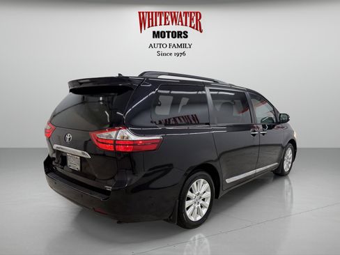 Used 2015 Toyota Sienna Limited image 4
