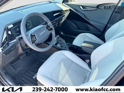 New 2026 Kia Niro EX image 25