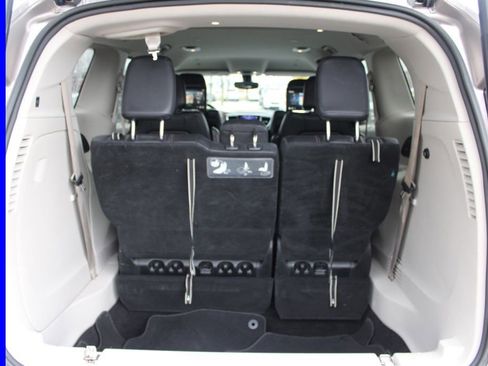 Used 2018 Chrysler Pacifica Touring-L Plus image 10