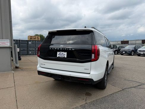 Used 2025 Ford Expedition Max Active AWD/4WD image 4