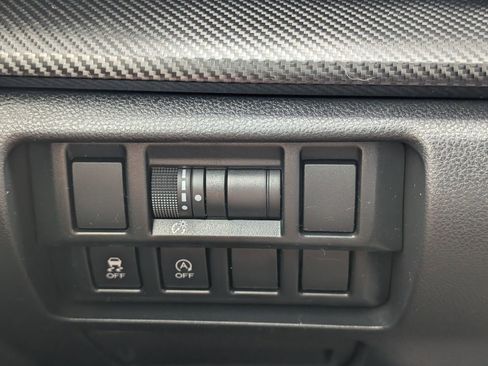 Used 2020 Subaru Crosstrek 2.0i Premium image 15