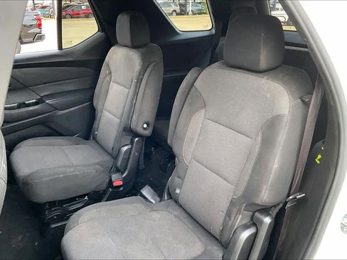 Used 2023 Chevrolet Traverse LT image 20