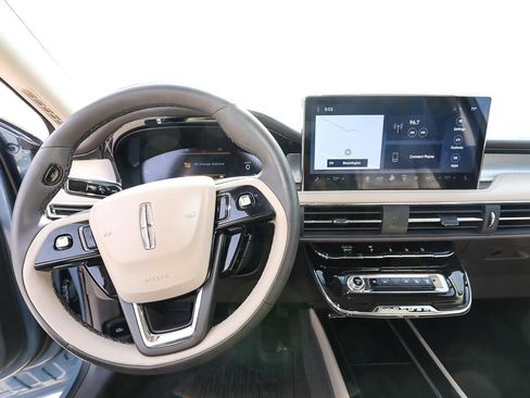 Certified 2023 Lincoln Corsair AWD image 13