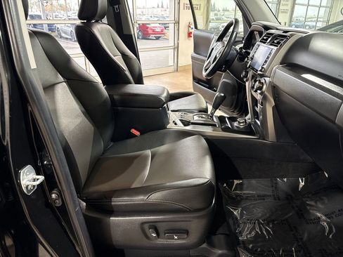 Certified 2024 Toyota 4Runner SR5 Premium image 25
