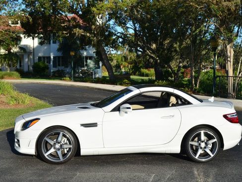 Used 2015 Mercedes-Benz SLK 250 image 28
