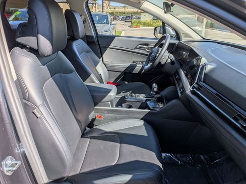 Used 2024 Kia Sportage EX image 30