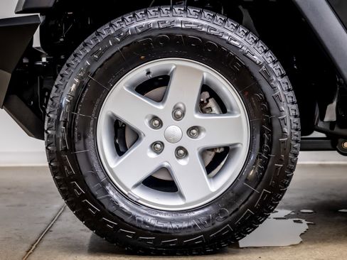 Used 2016 Jeep Wrangler Unlimited Sport w/ Quick Order Package 24S AWD/4WD image 38