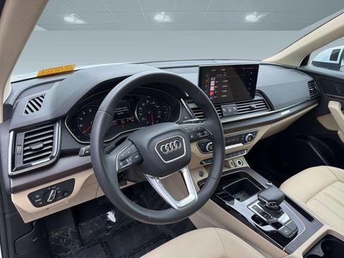 Used 2023 Audi Q5 2.0T Premium w/ Convenience Package AWD/4WD image 4