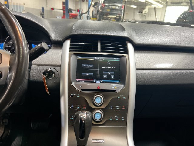 Used 2013 Ford Edge SEL FWD image 15