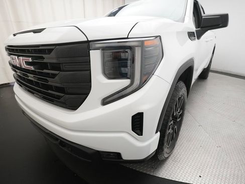 Used 2023 GMC Sierra 1500 Elevation w/ X31 Off-Road Package AWD/4WD image 22