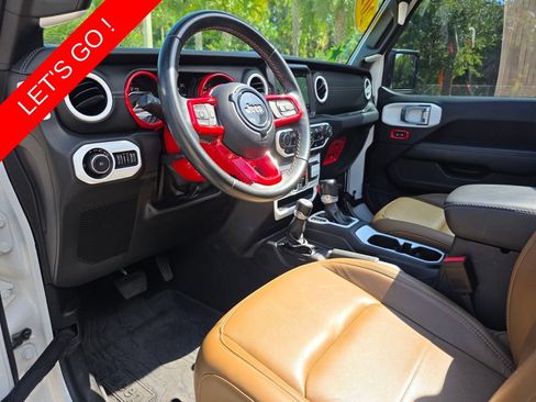 Used 2022 Jeep Wrangler Unlimited Sahara AWD/4WD image 26