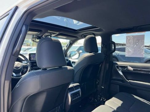 Used 2023 Lexus GX 460 Premium w/ Premium Package AWD/4WD image 9