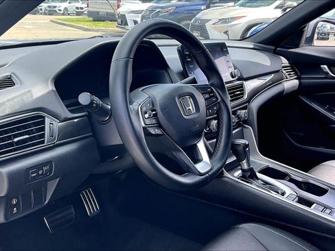 Used 2019 Honda Accord Sport image 16