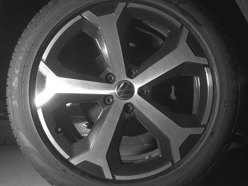 Used 2026 Volkswagen Tiguan SE FWD image 18