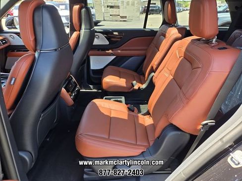 New 2026 Lincoln Aviator Reserve w/ Luxury Package RWD image 7