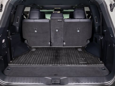 Used 2025 Lexus LX 600 4WD w/ Appearance Package image 37