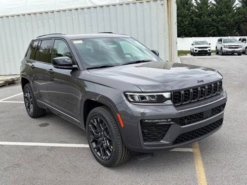 New 2026 Jeep Grand Cherokee Summit AWD/4WD image 2