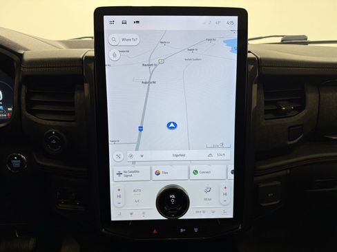 Used 2023 Ford Expedition Limited image 21