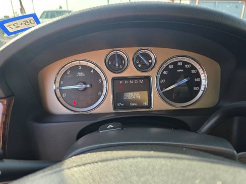Used 2012 Cadillac Escalade Platinum RWD image 10