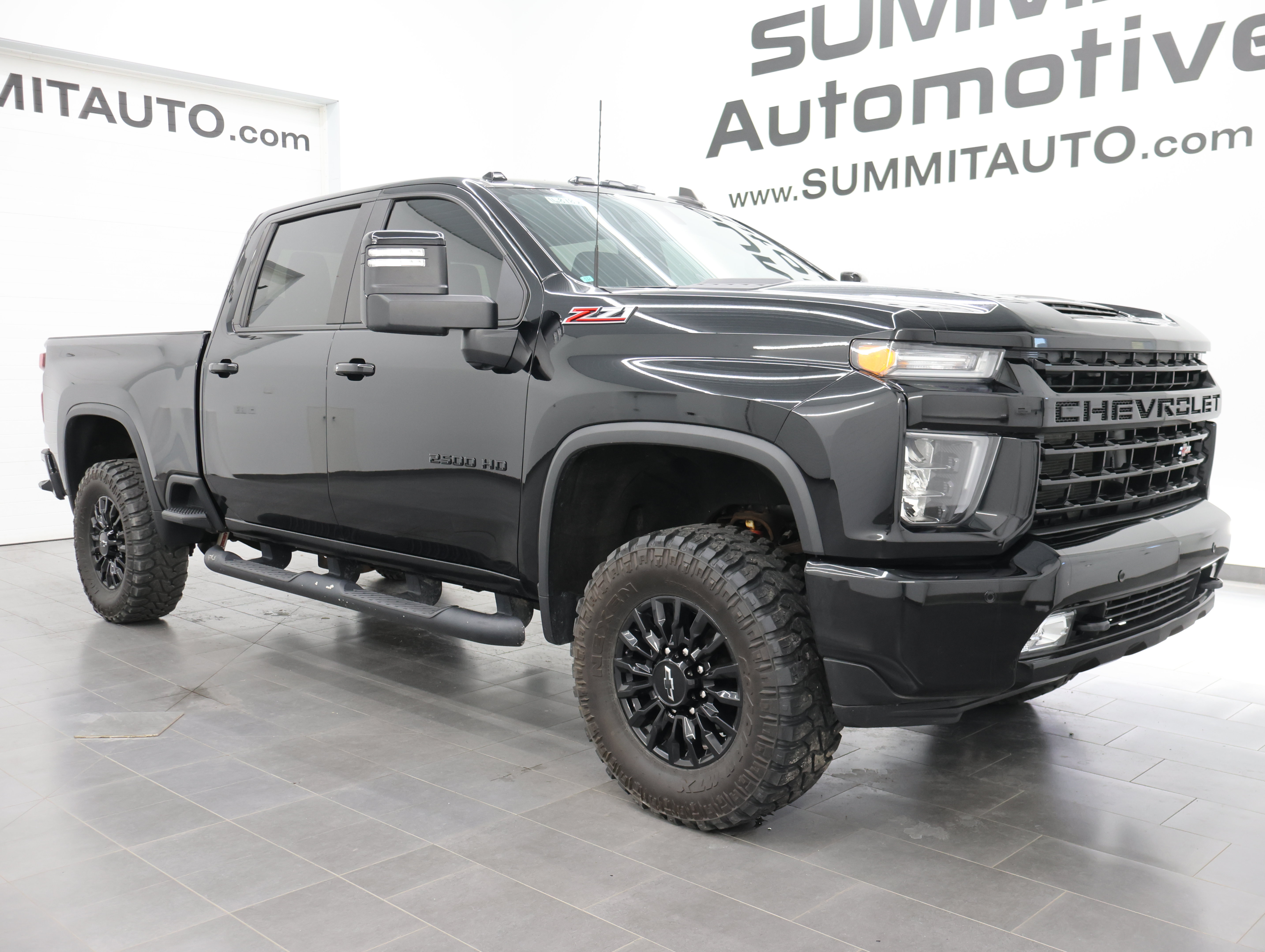 Used 2021 Chevrolet Silverado 2500 LT w/ Midnight Edition AWD/4WD image 2