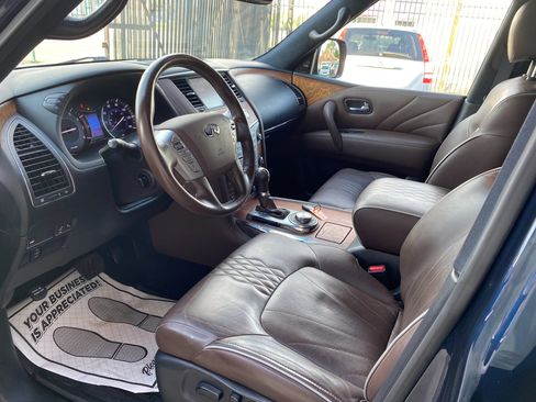Used 2017 INFINITI QX80 Limited w/ All Season Package AWD/4WD image 3